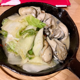 牡蠣と白菜のアヒージョ